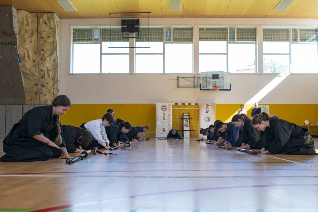 Rei - Verbeugung vor dem Schwert beim Iaido-Training
